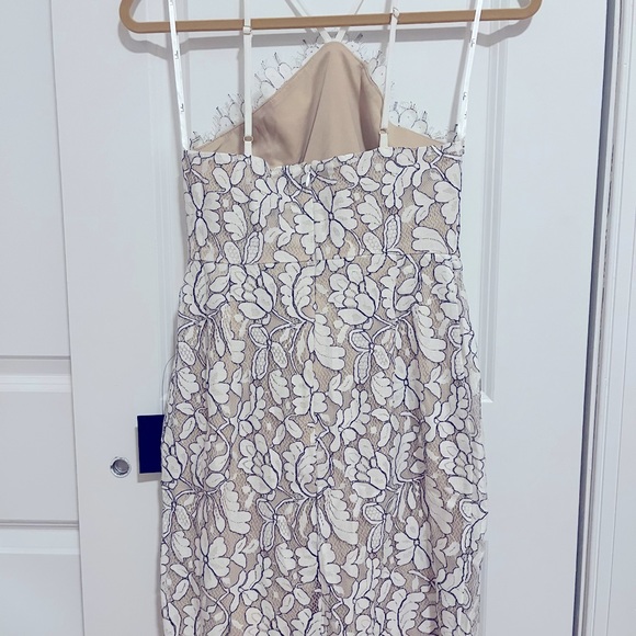 Halter dress - Picture 3 of 4